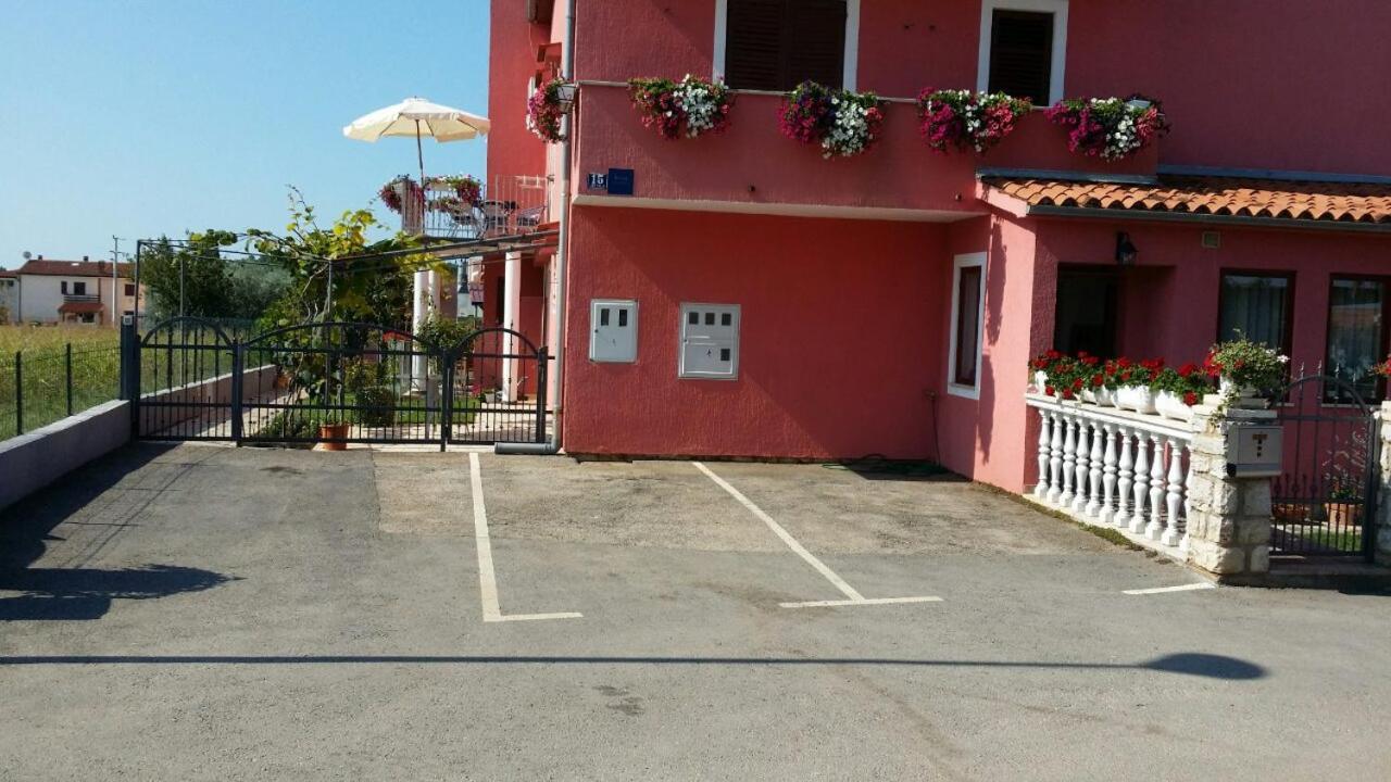 Apartments Dragica ポレッチ エクステリア 写真