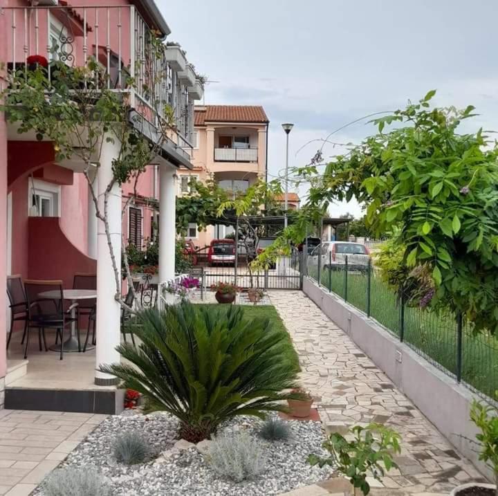 Apartments Dragica ポレッチ エクステリア 写真